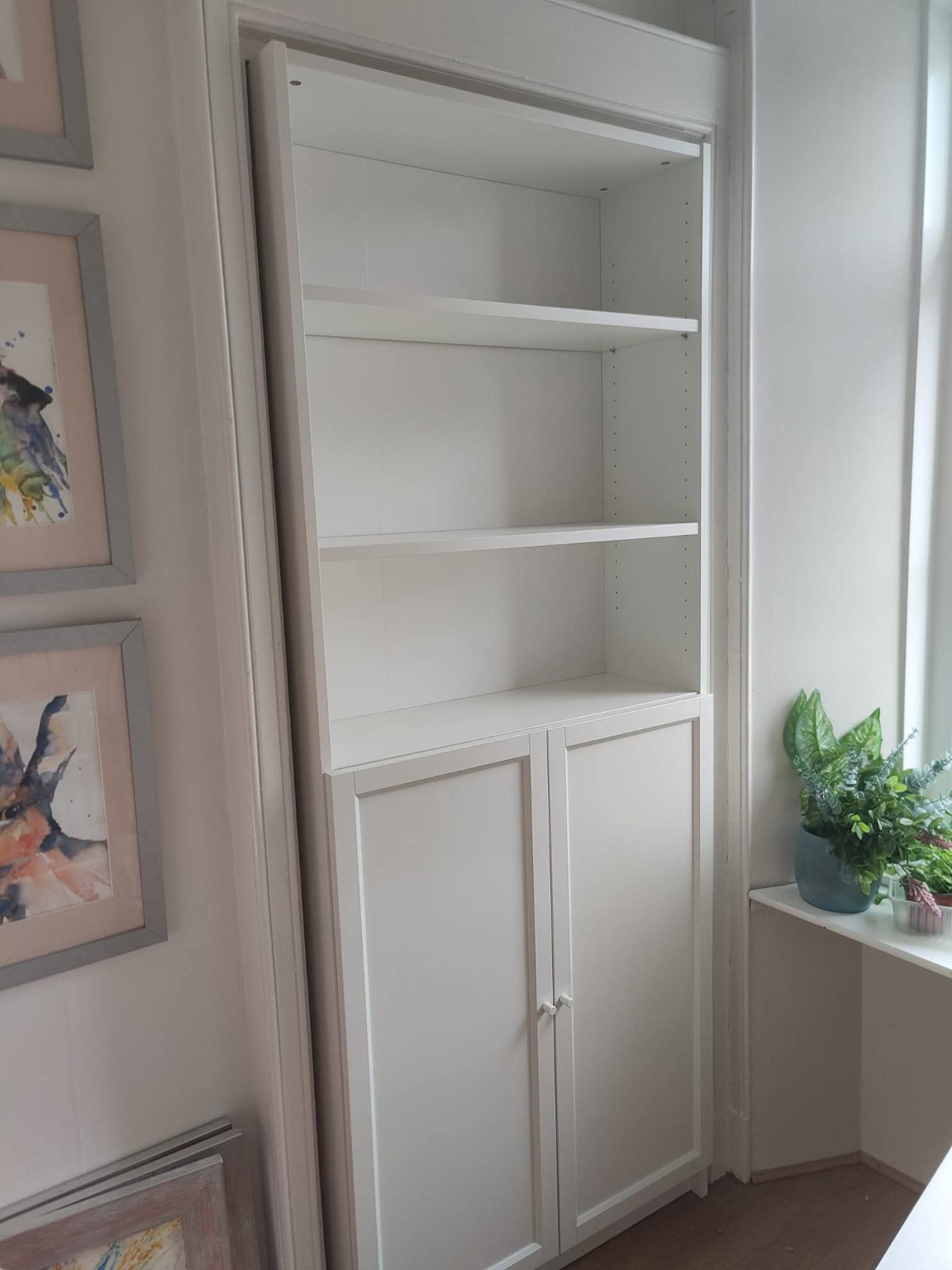 Fitted cupboard & shelving